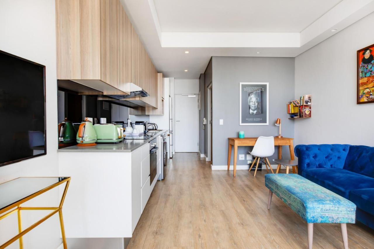 Backup-Power Eclectic Blue City View Apartment Cape Town Luaran gambar