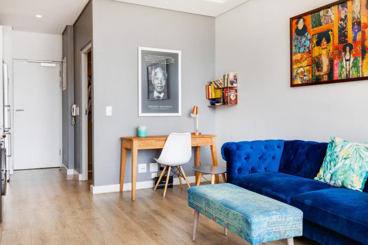 Backup-Power Eclectic Blue City View Apartment Cape Town Luaran gambar