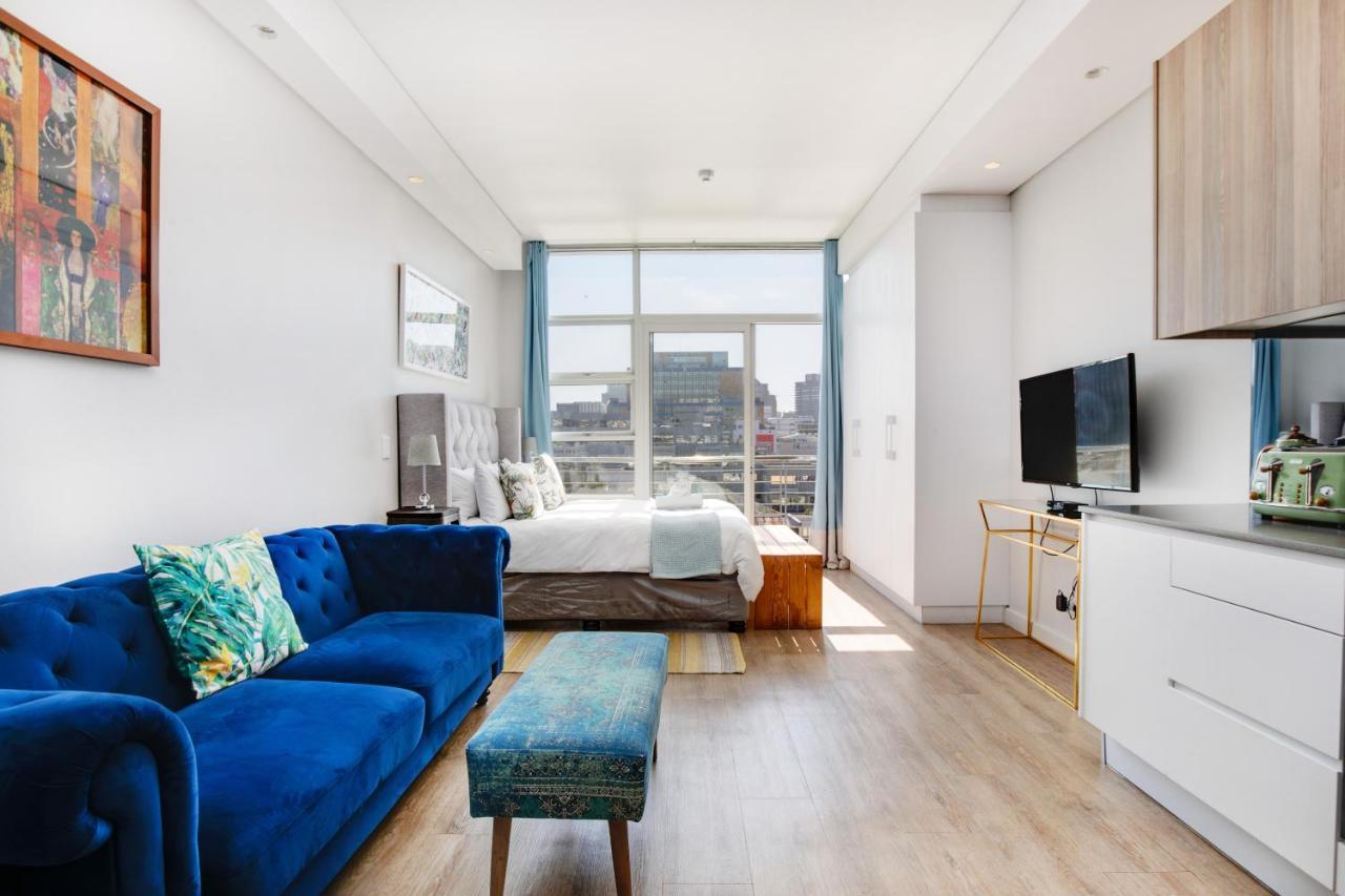 Backup-Power Eclectic Blue City View Apartment Cape Town Luaran gambar