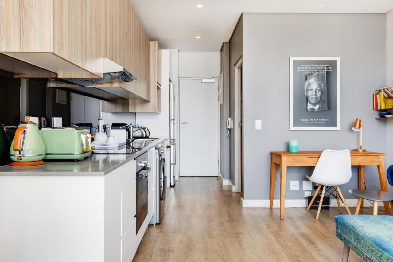 Backup-Power Eclectic Blue City View Apartment Cape Town Luaran gambar